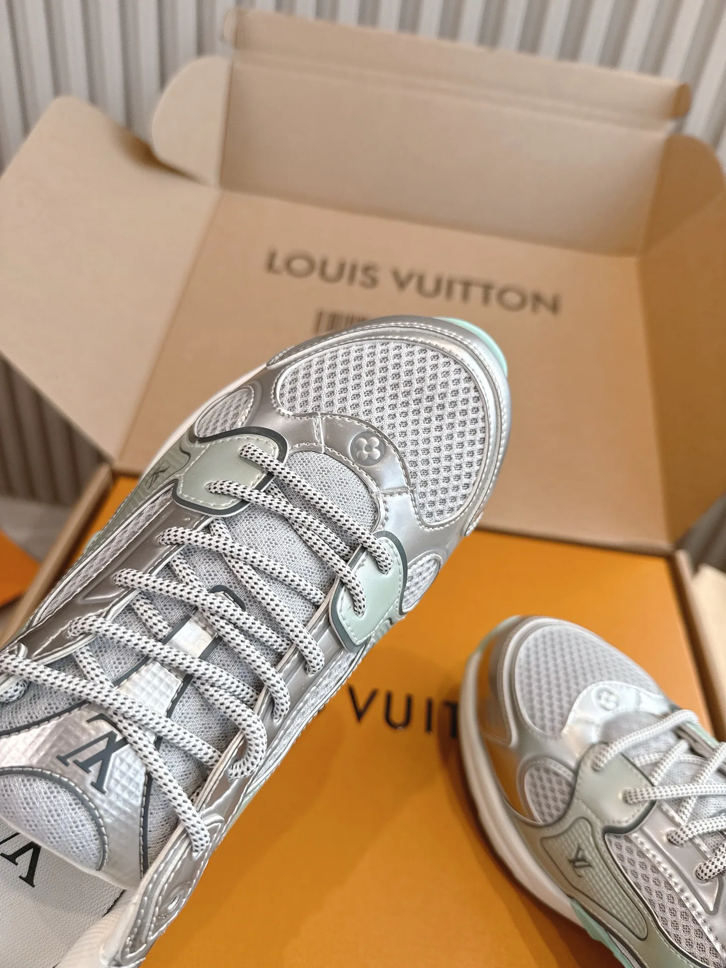 Кроссовки Мужские Louis Vuitton 8979805