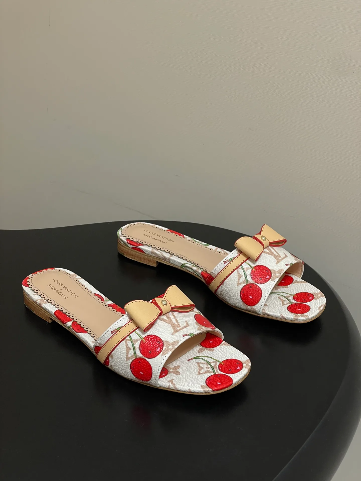 Шлепанцы Женские Louis Vuitton 3361686