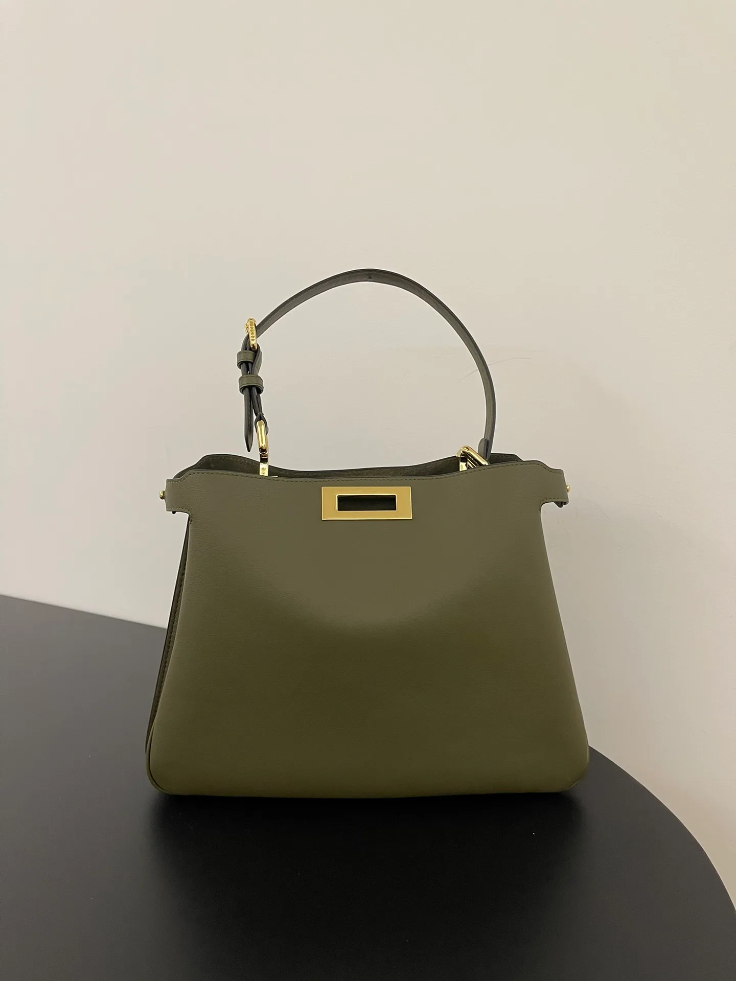 Классические Сумки Женские Fendi 13546278