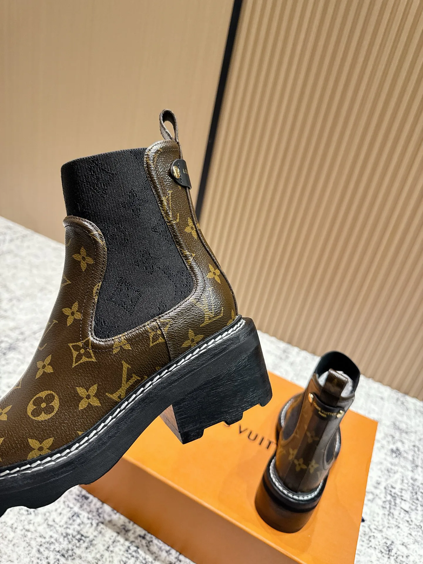 Ботинки Женские Louis Vuitton 247250