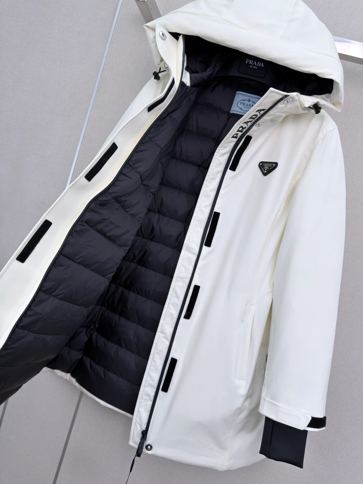 Куртки И Пуховики Женские Prada 19589647