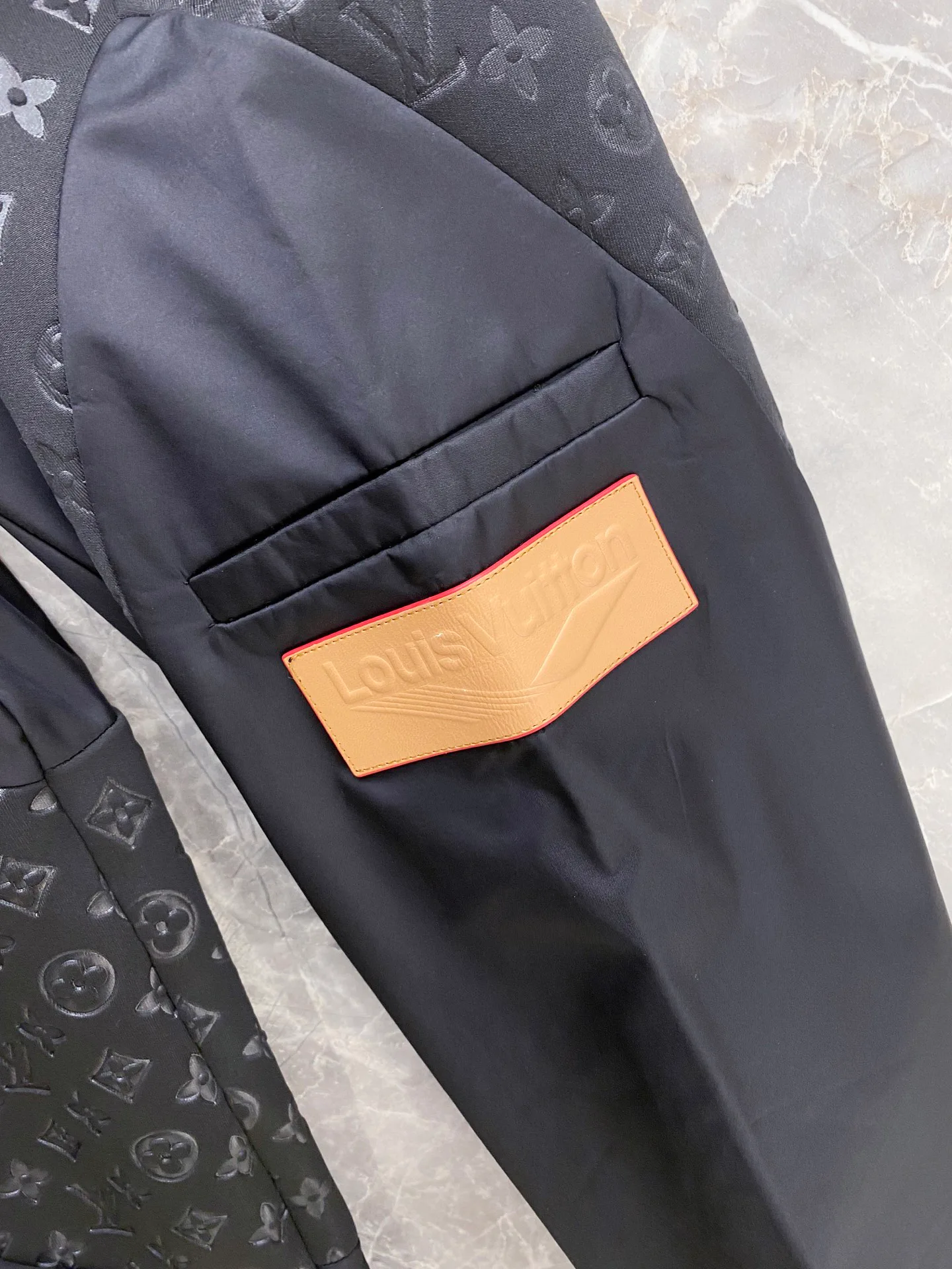 Брюки Мужские Louis Vuitton 1059468