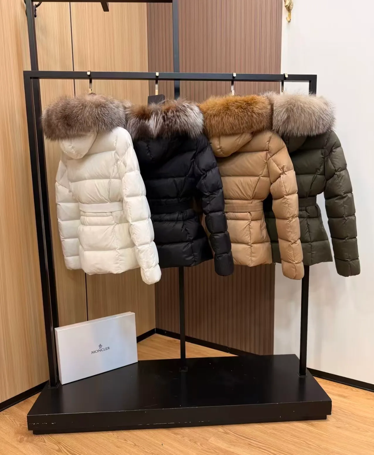 Куртки И Пуховики Женские Moncler 17964503
