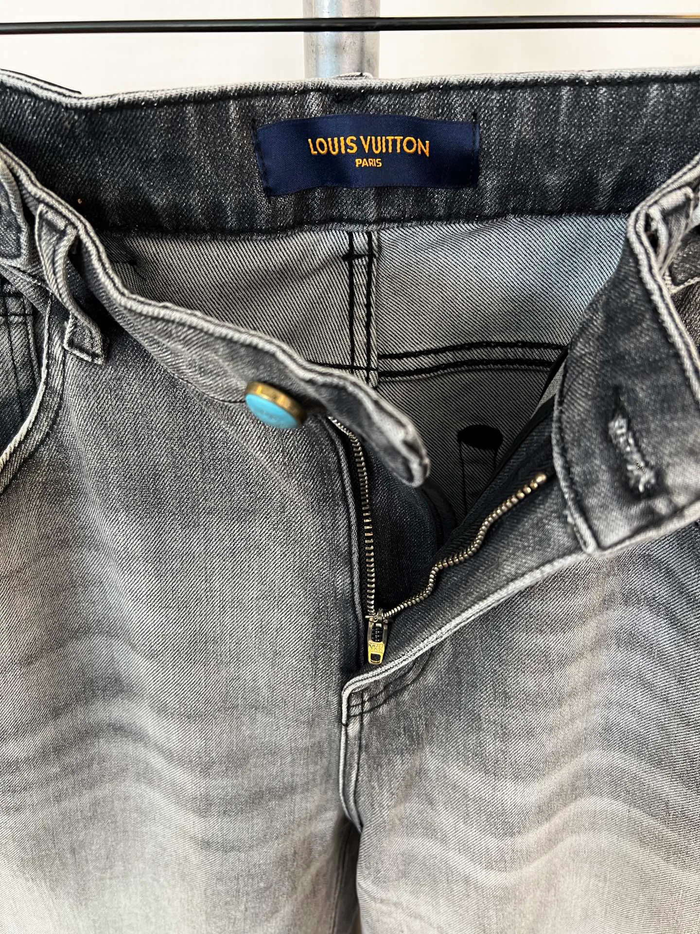 Джинсы Мужские Louis Vuitton 18395797