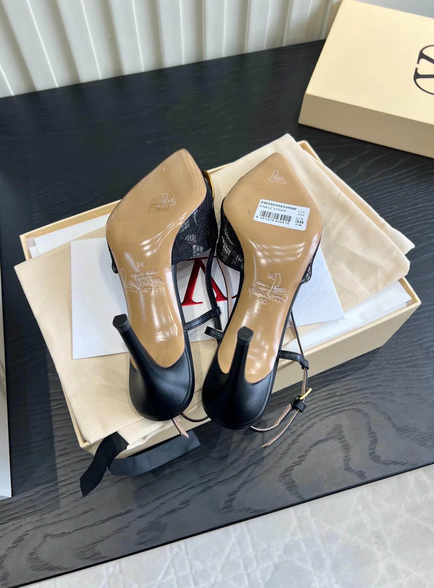 Босоножки Женские Valentino 18322873