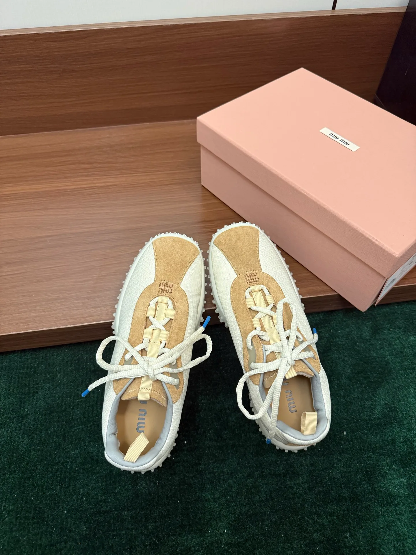 Кроссовки Женские Miu Miu 18042052