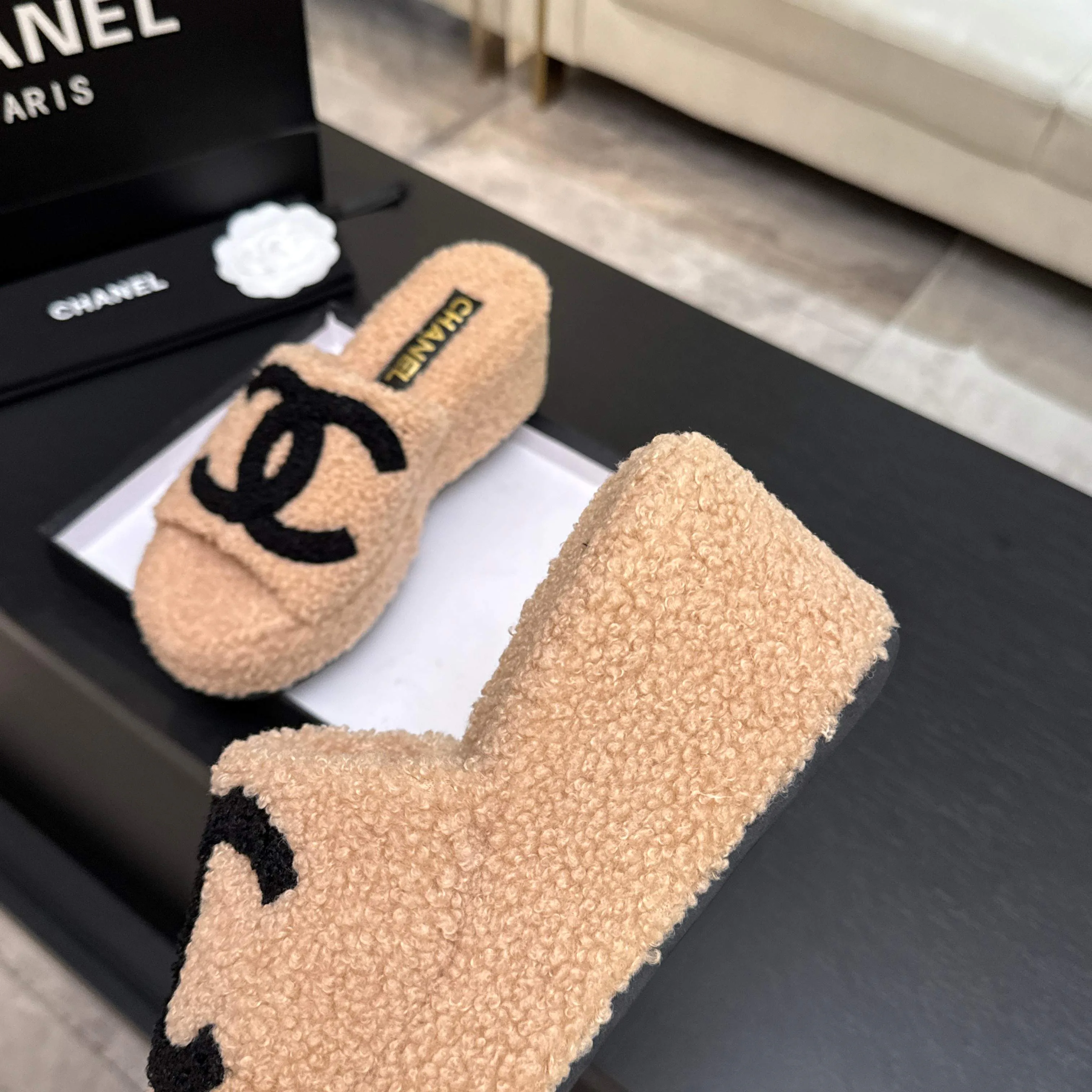 Тапочки Женские Chanel 18501004