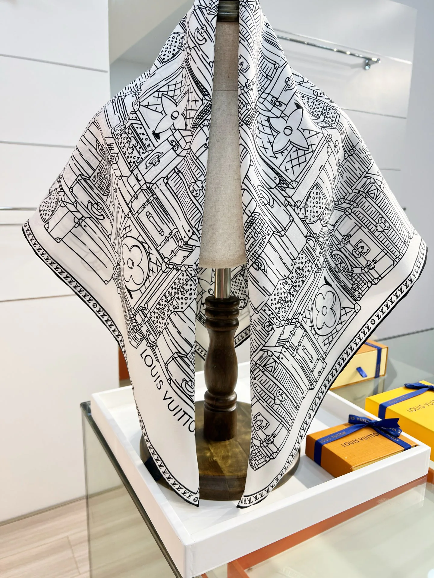 Платки Louis Vuitton 1406906