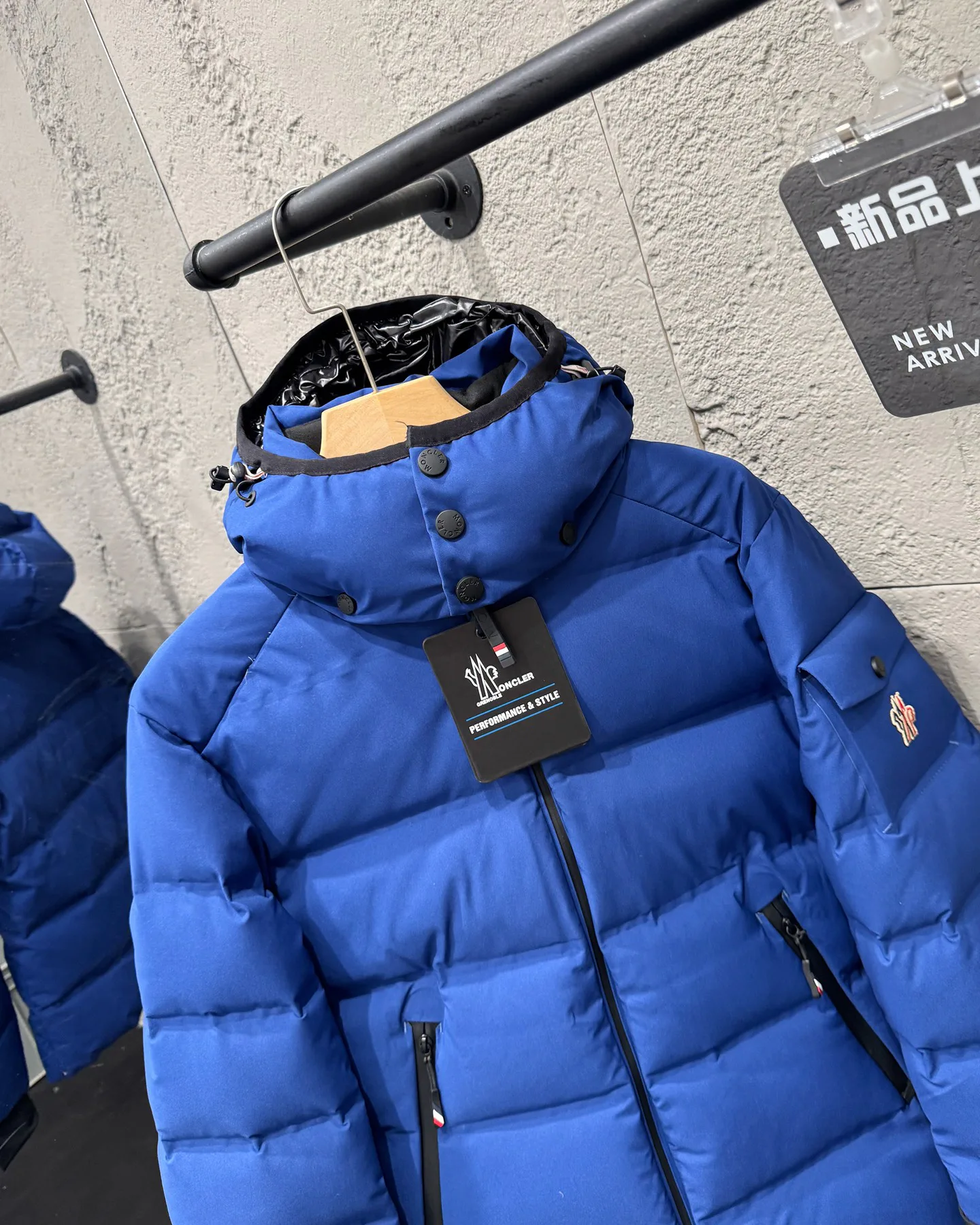 Куртки И Пуховики Мужские Moncler 17942231