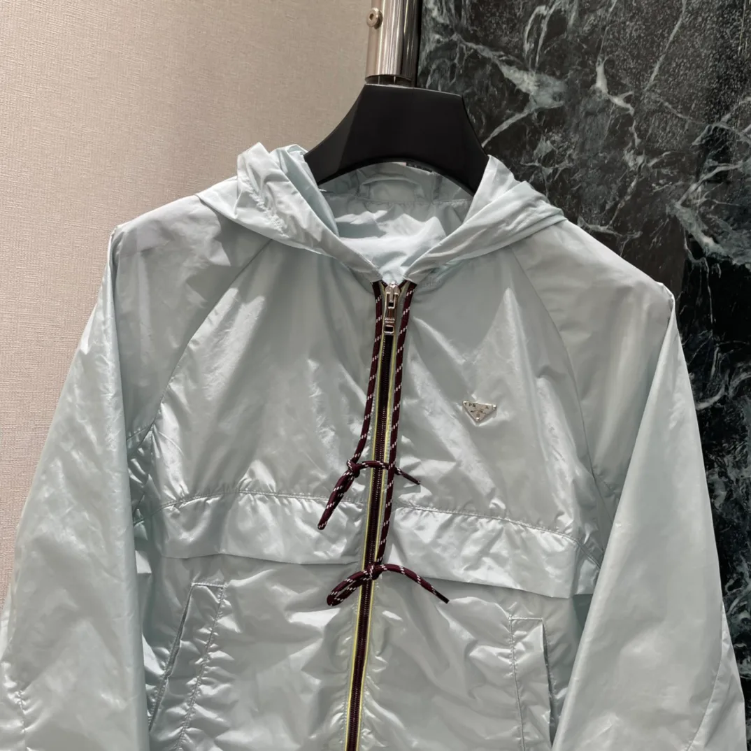 Куртки И Пуховики Мужские Prada 13559149