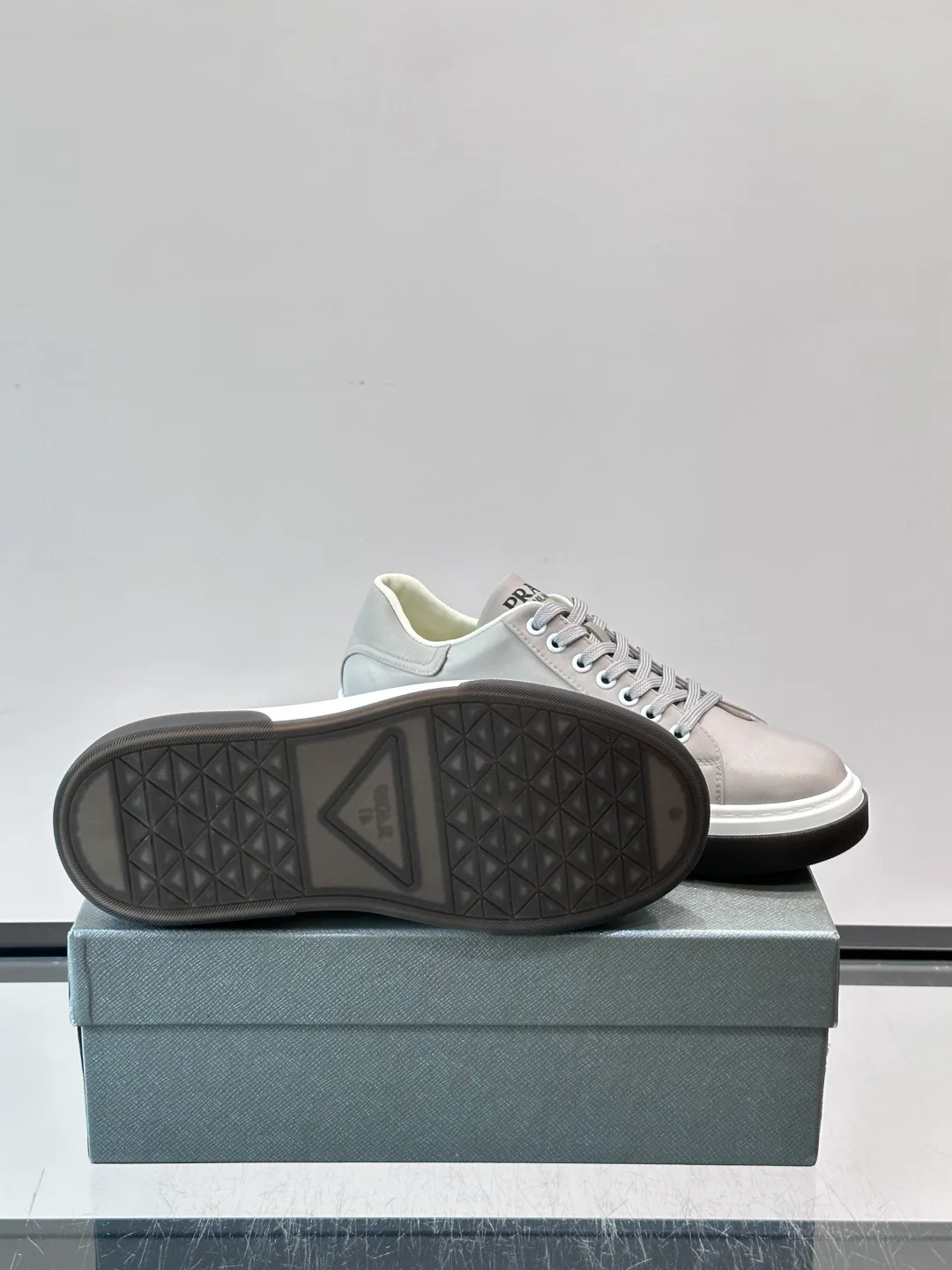 Кроссовки Мужские Prada 17913733