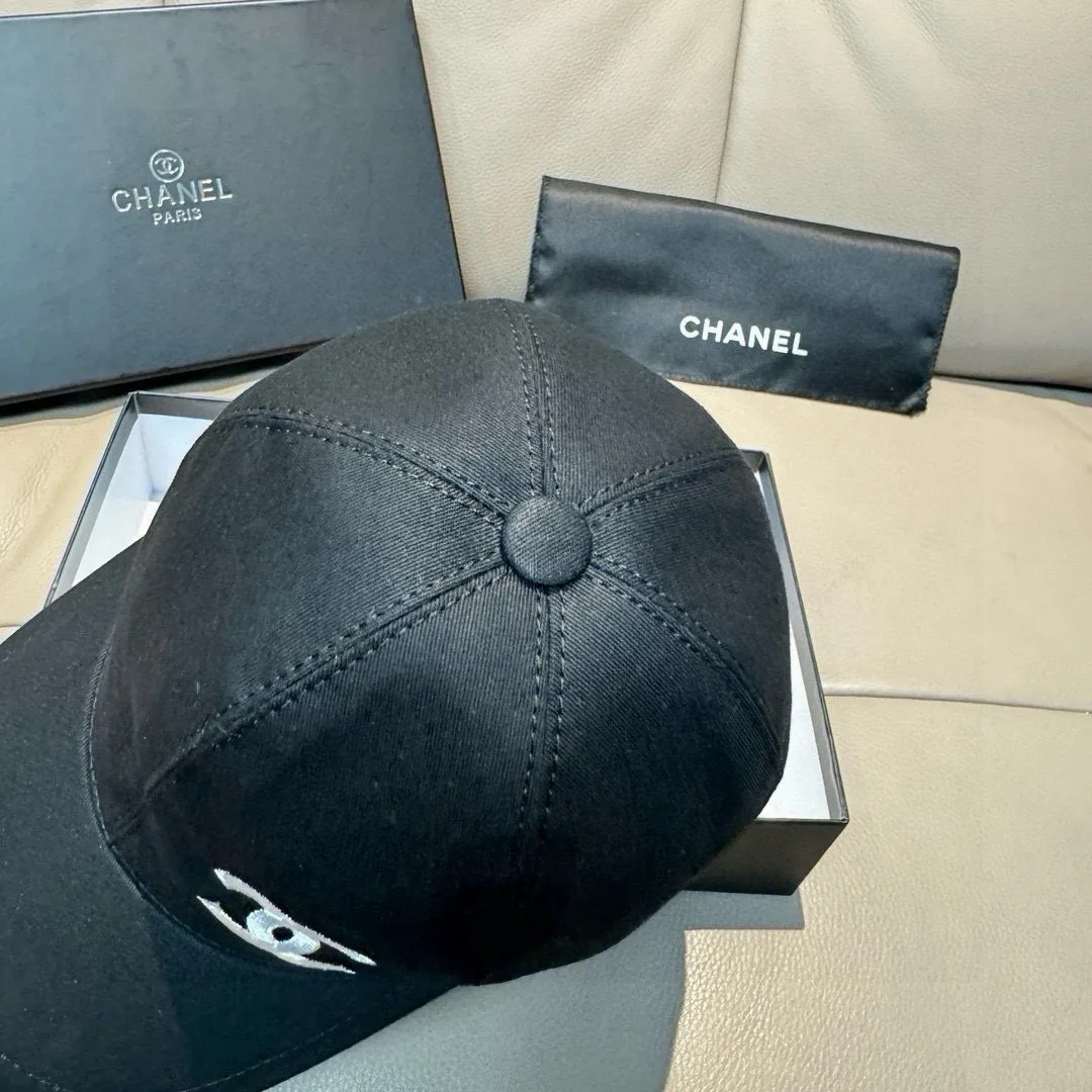 Головные Уборы Chanel 17604829