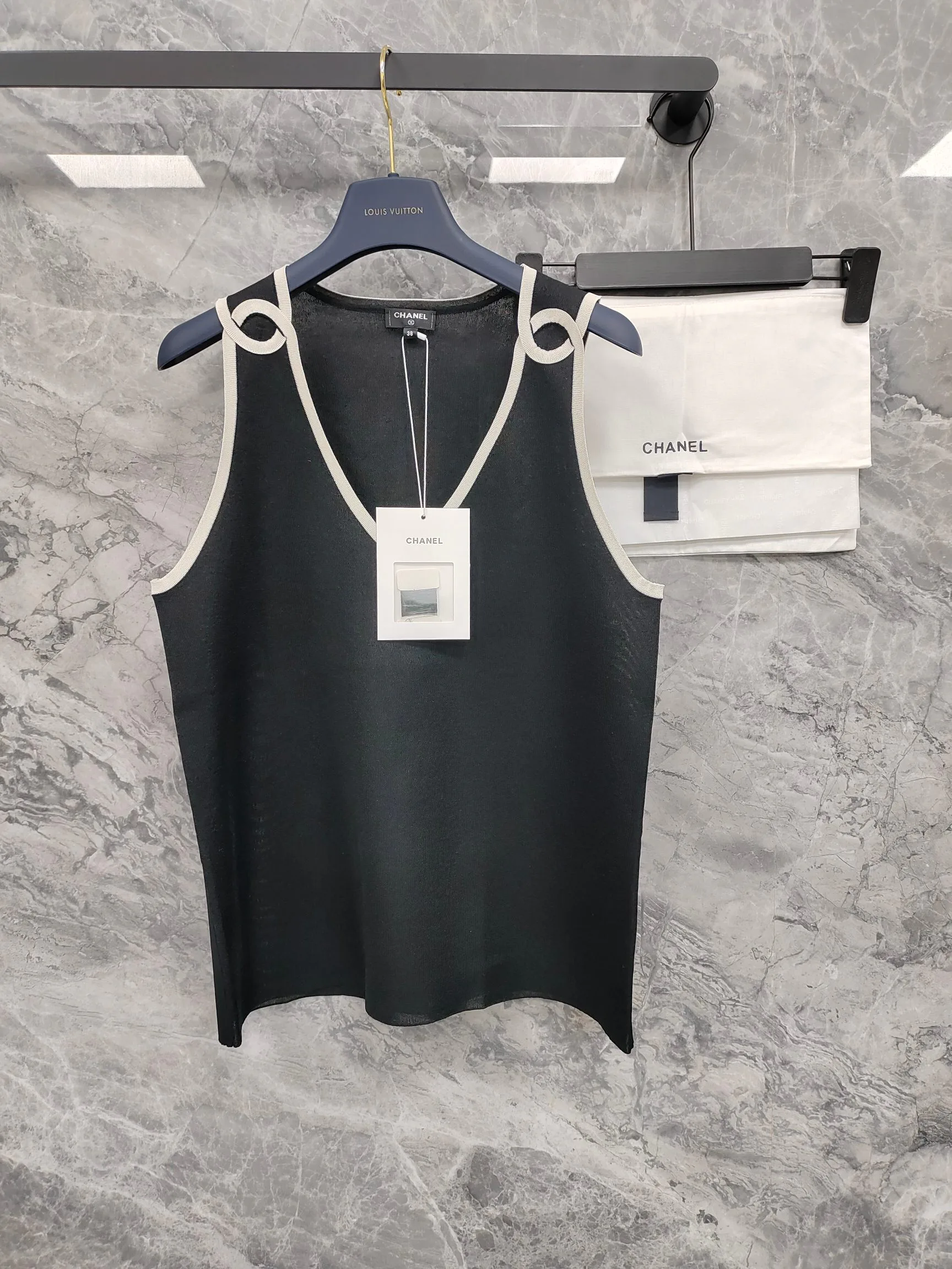 Жилеты Женские Chanel 14128778