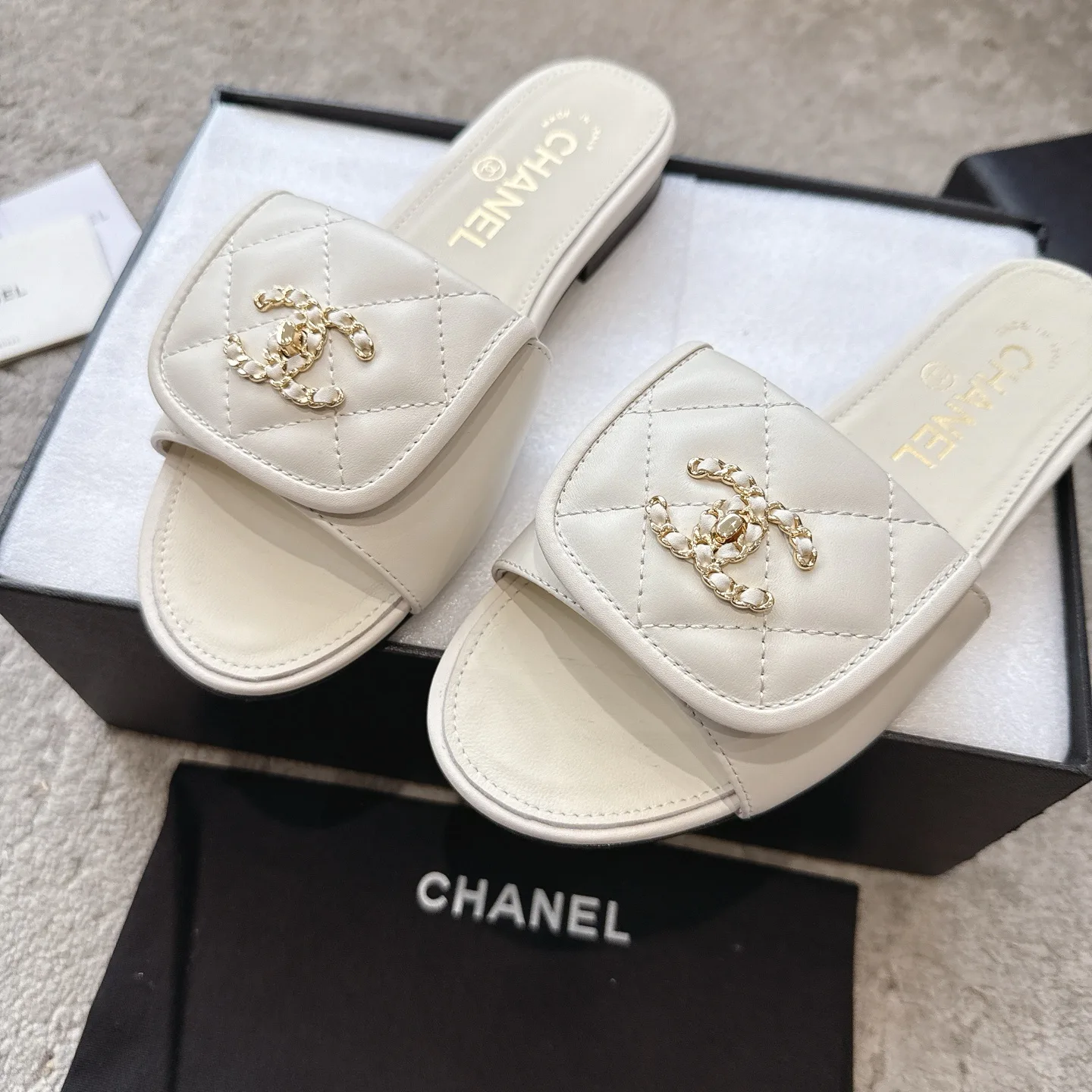 Шлепанцы Женские Chanel 14428910