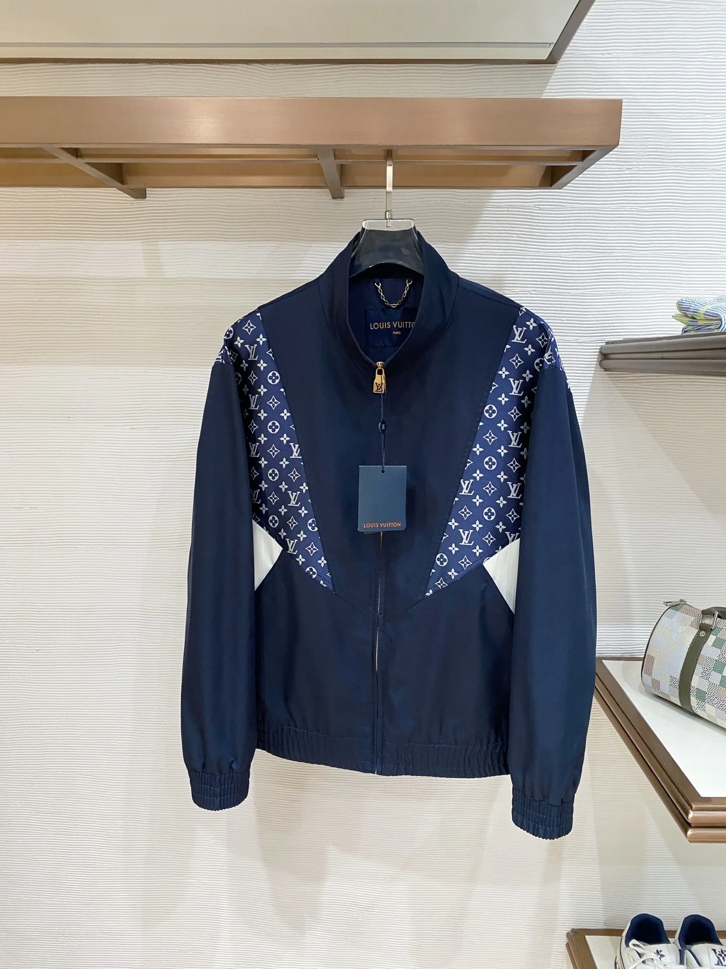 Куртки И Пуховики Мужские Louis Vuitton 4600948