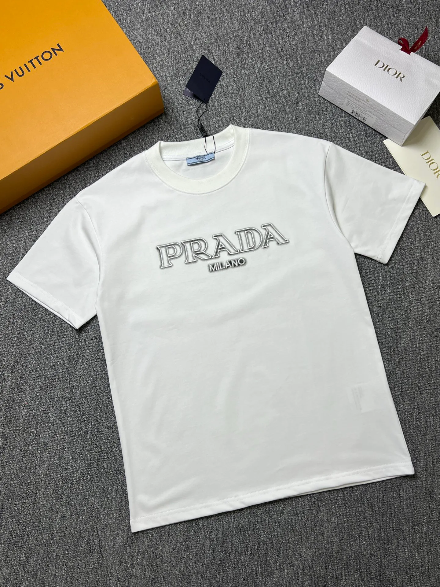 Футболки Женские Prada 11385620