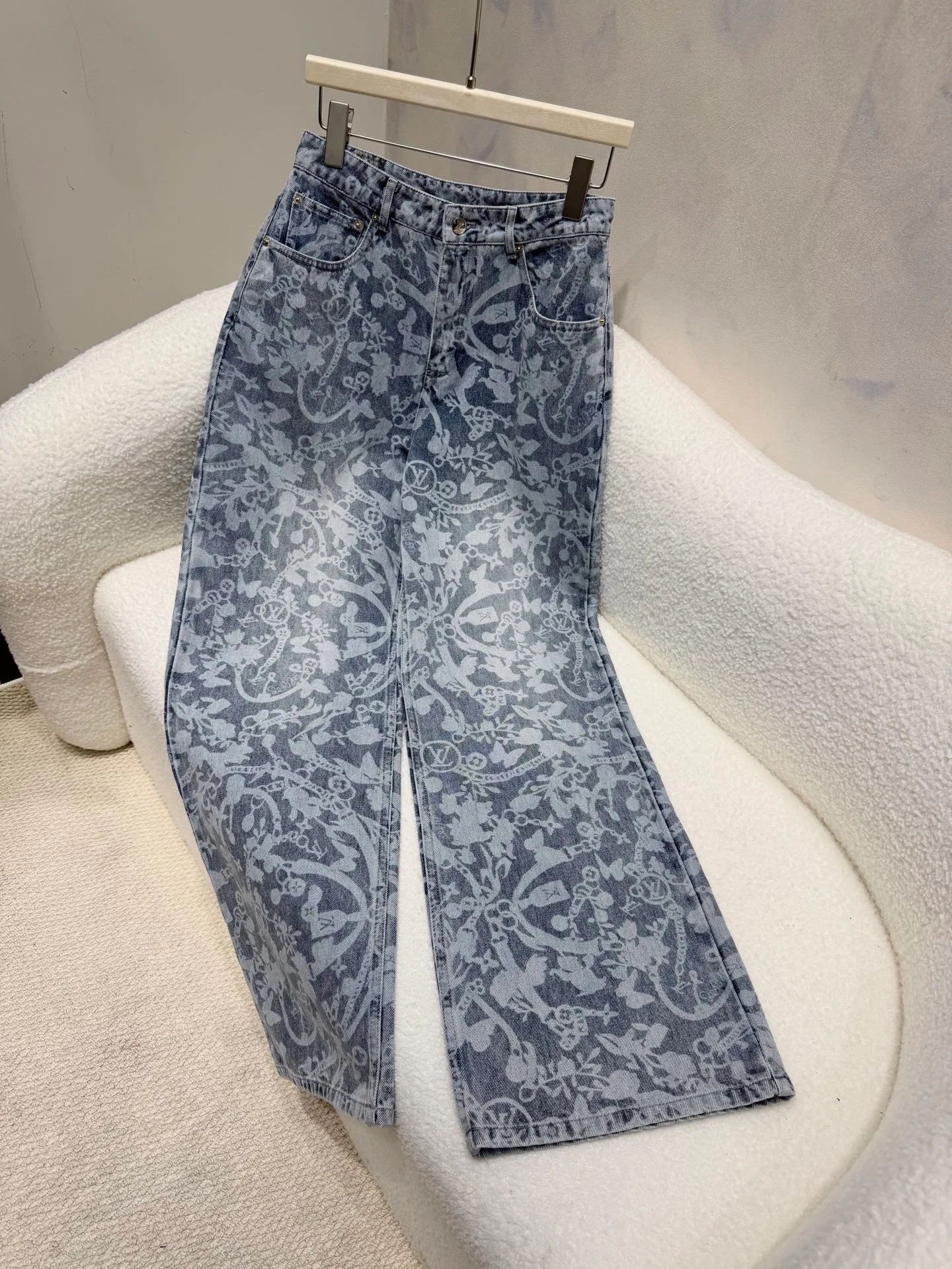 Джинсы Женские Louis Vuitton 11907357