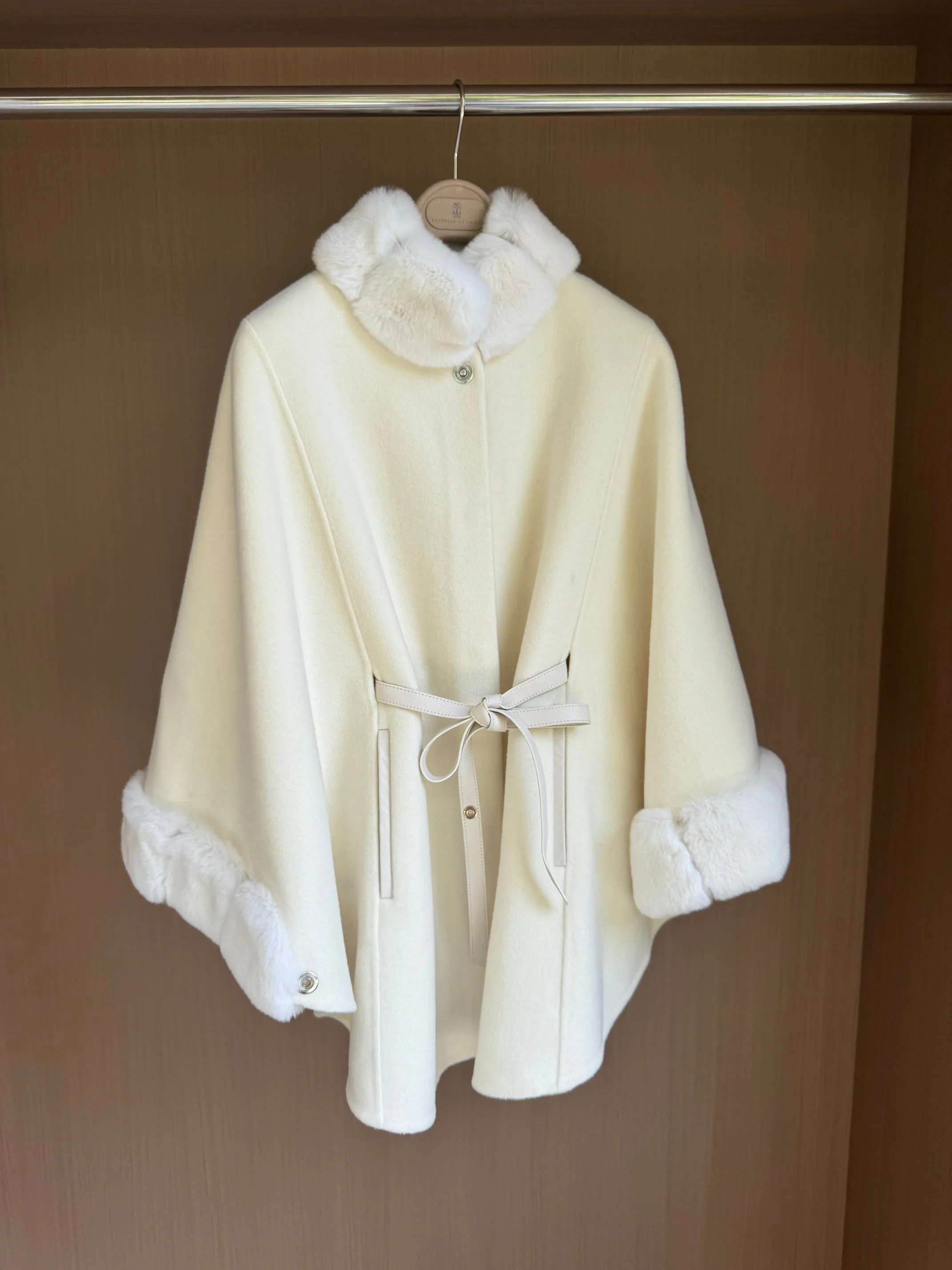 Пальто Женские Loro Piana 17958832