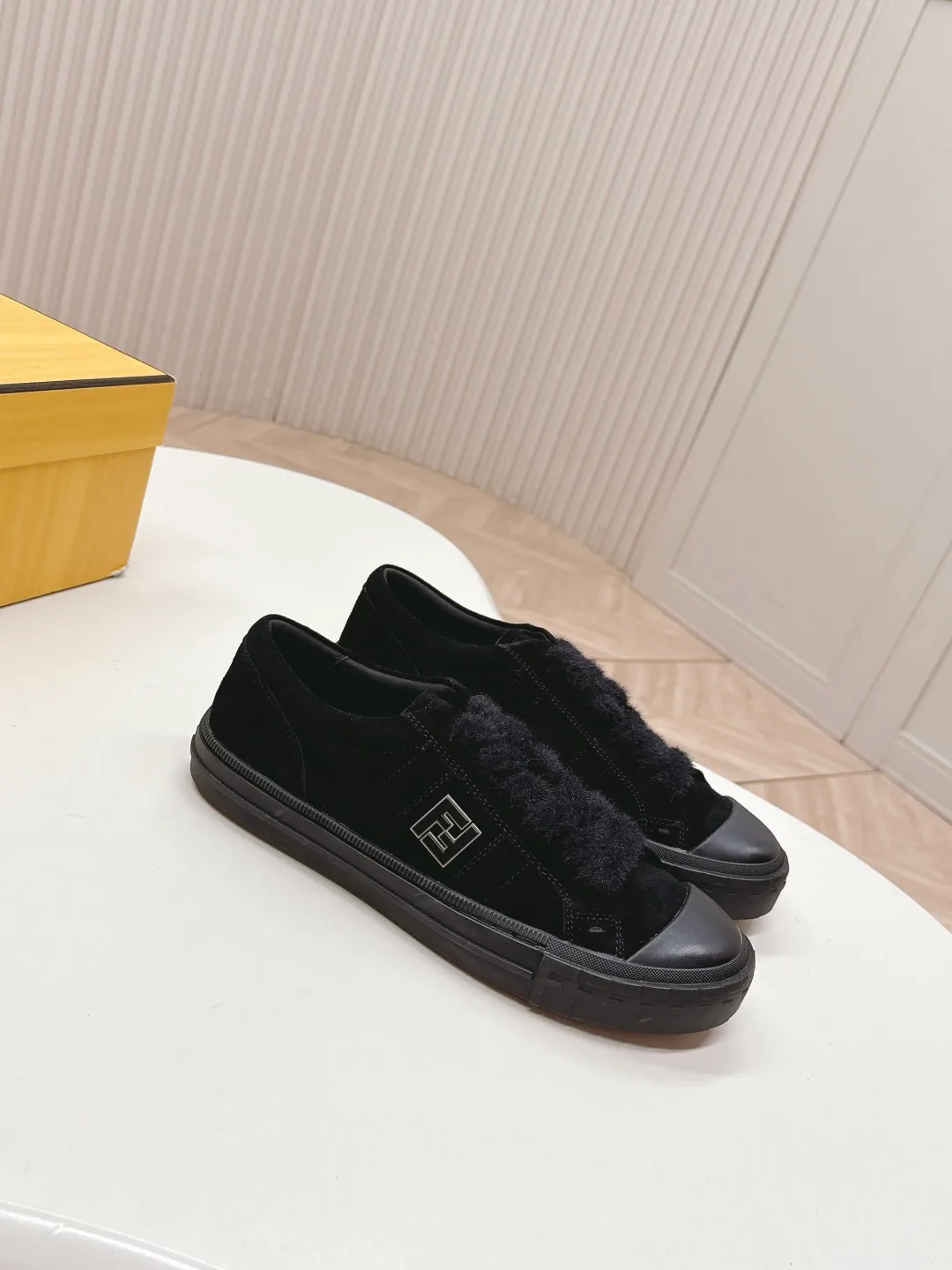 Кеды Женские Fendi 490303