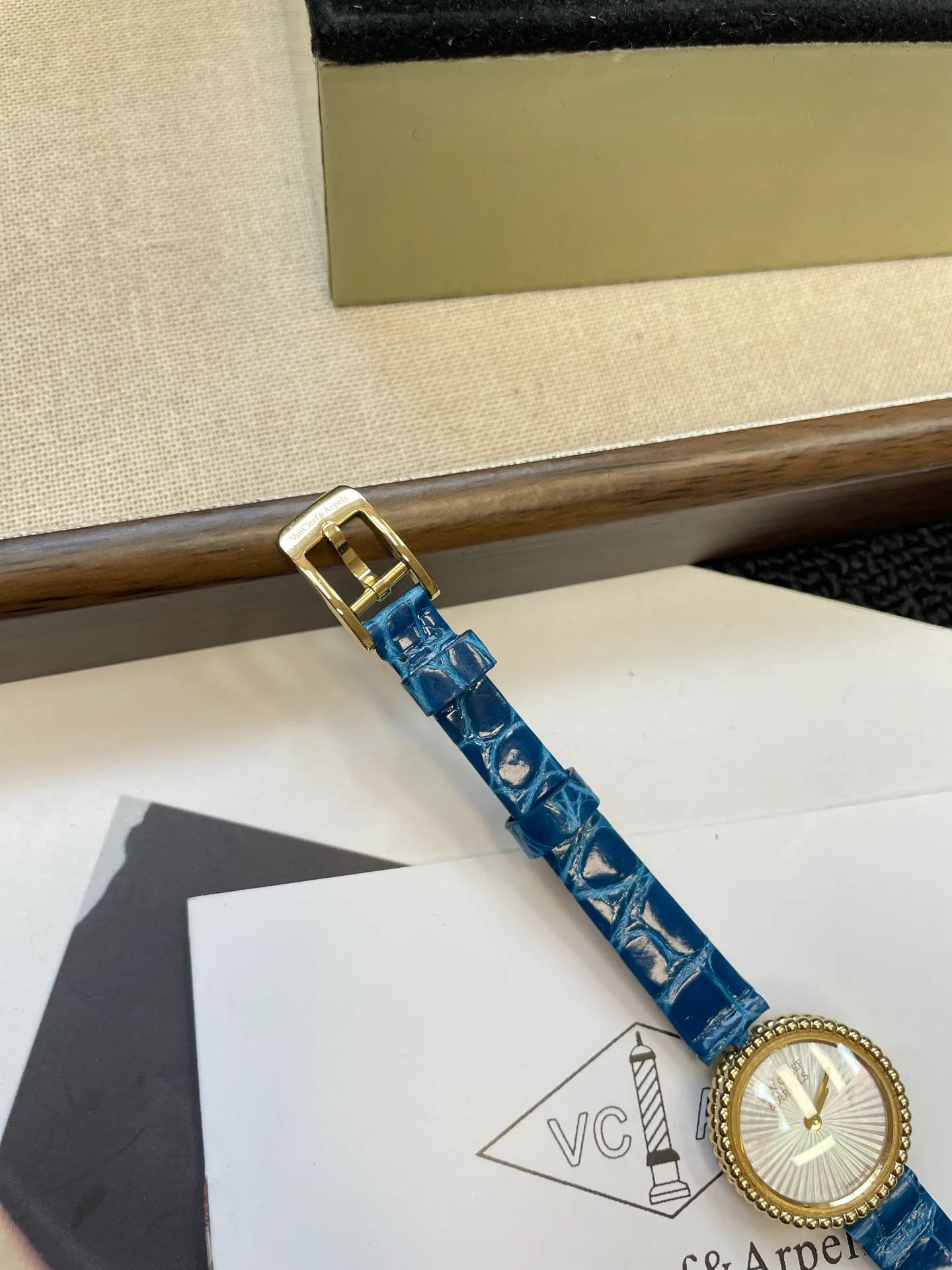Часы Женские Van Cleef & Arpels 17336727