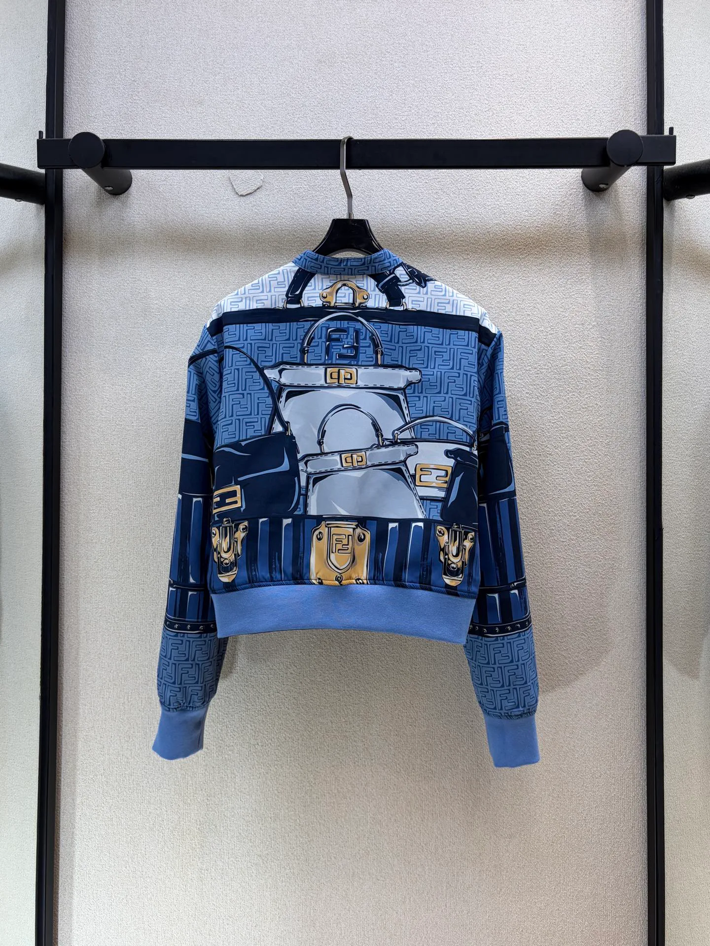 Куртки И Пуховики Женские Fendi 18408102