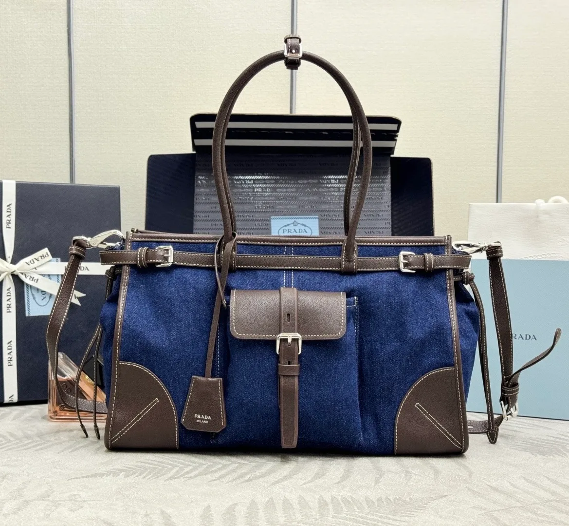 Классические Сумки Женские Prada 11682107