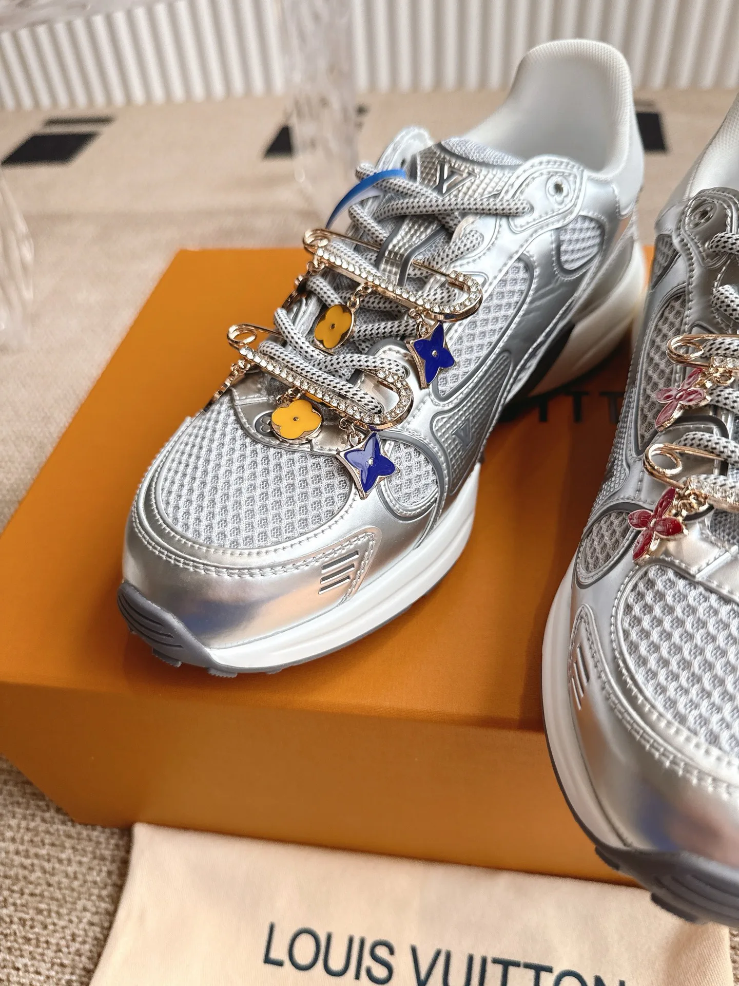 Кроссовки Женские Louis Vuitton 13351300
