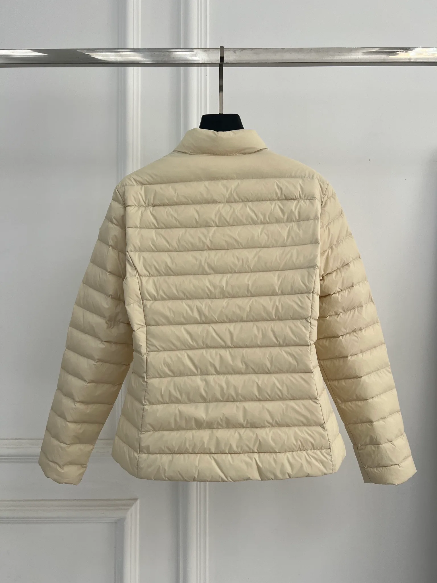 Куртки И Пуховики Женские Moncler 18416157