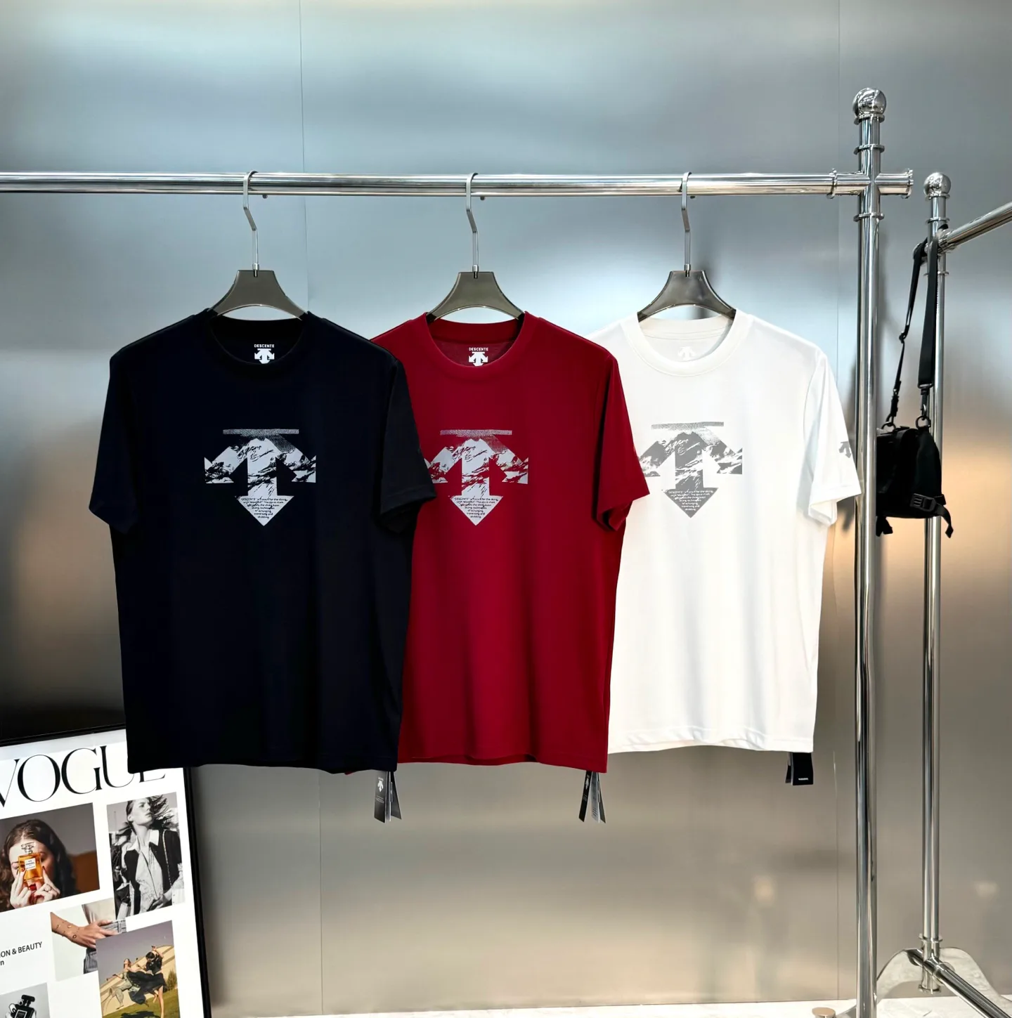 Футболки Женские Descente Футболки Женские Descente