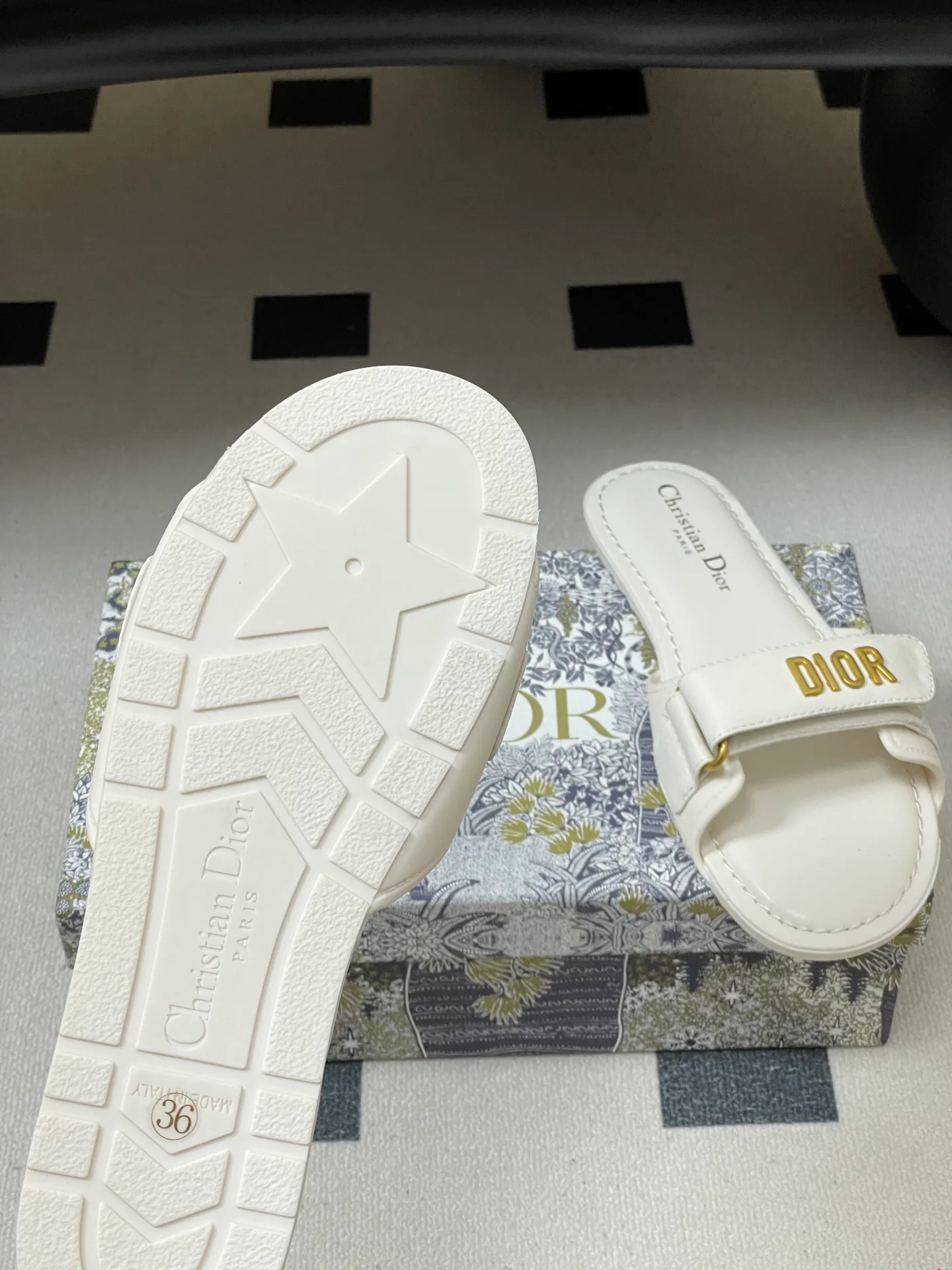 Шлепанцы Женские Christian Dior 1677122