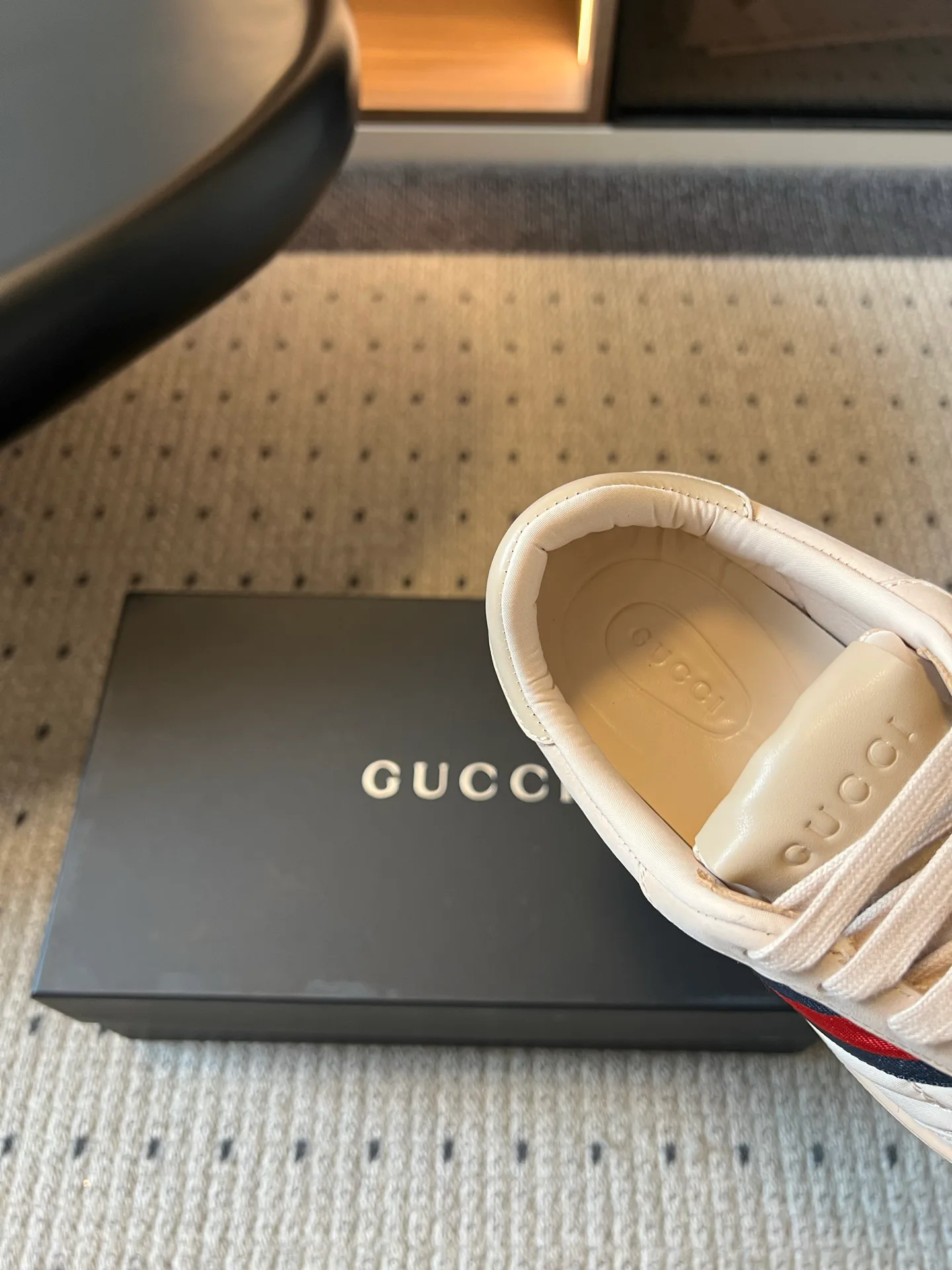 Кроссовки Женские Gucci 18146902