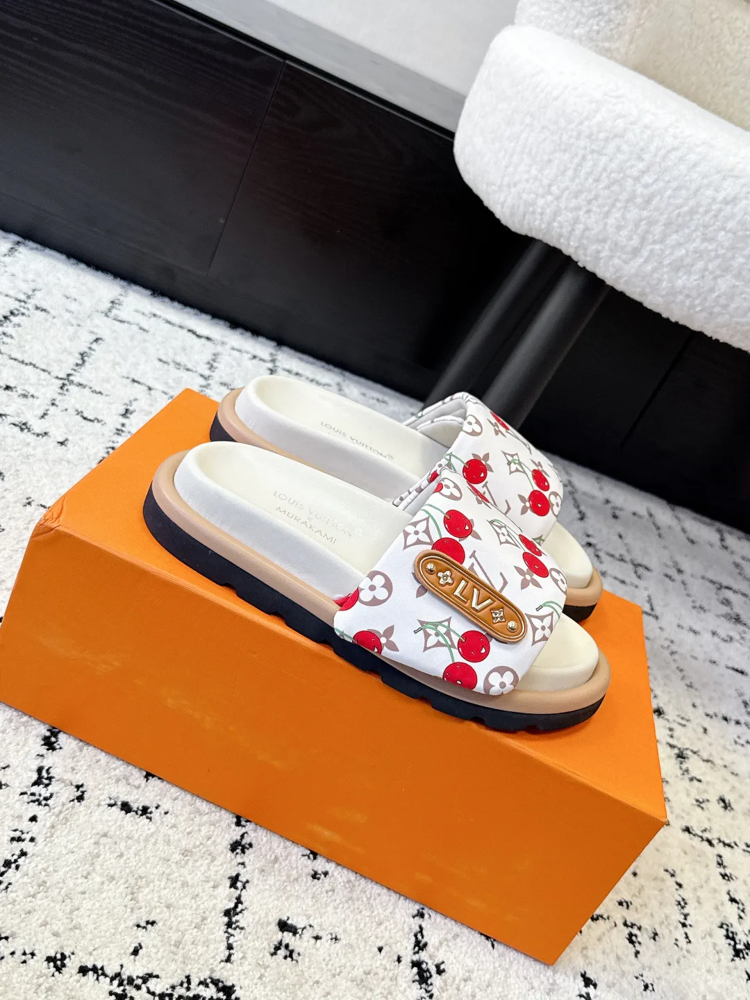 Шлепанцы Женские Louis Vuitton 1752816