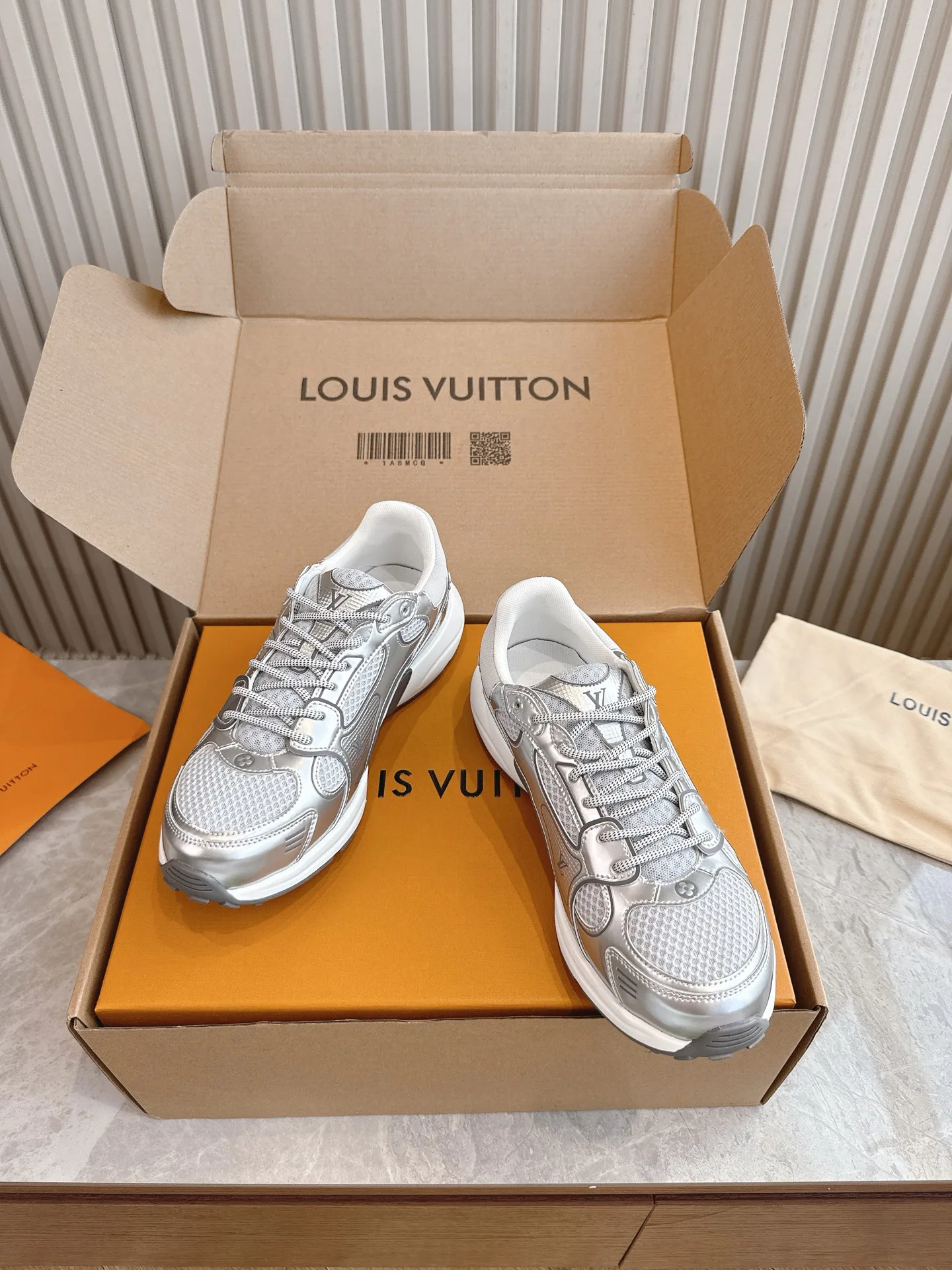 Кроссовки Мужские Louis Vuitton 8979804