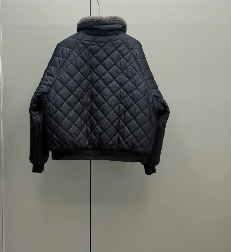 Куртки И Пуховики Женские Miu Miu 18347423