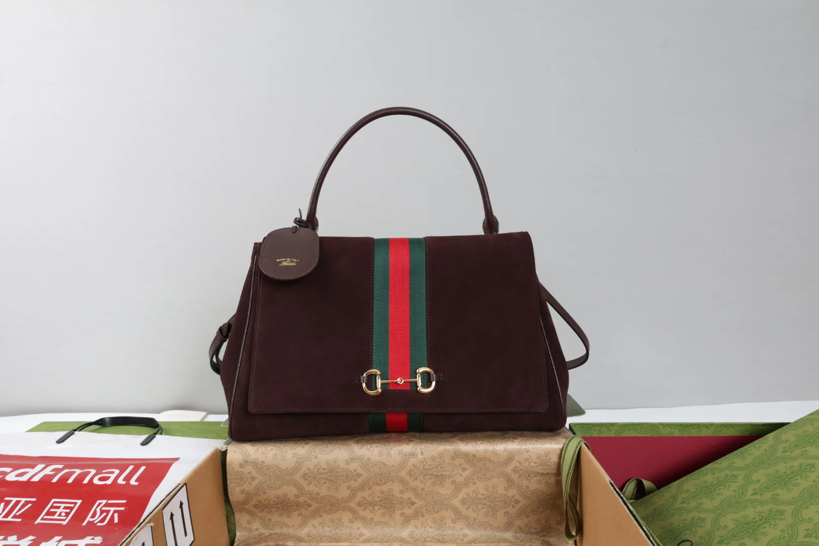 Классические Сумки Женские Gucci 18250560