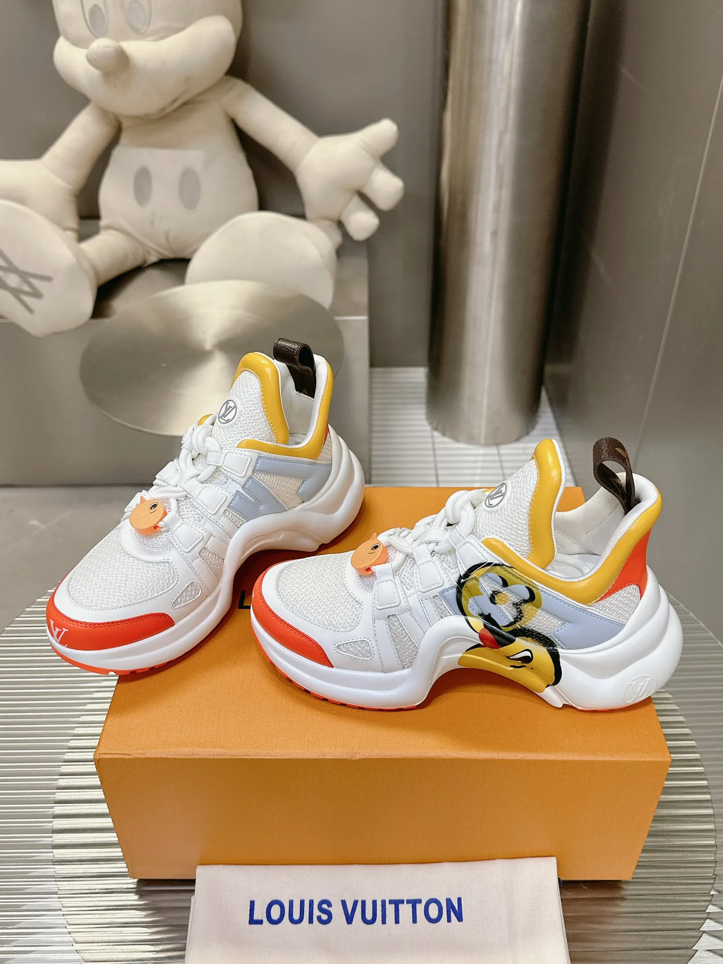 Кроссовки Женские Louis Vuitton 10273359