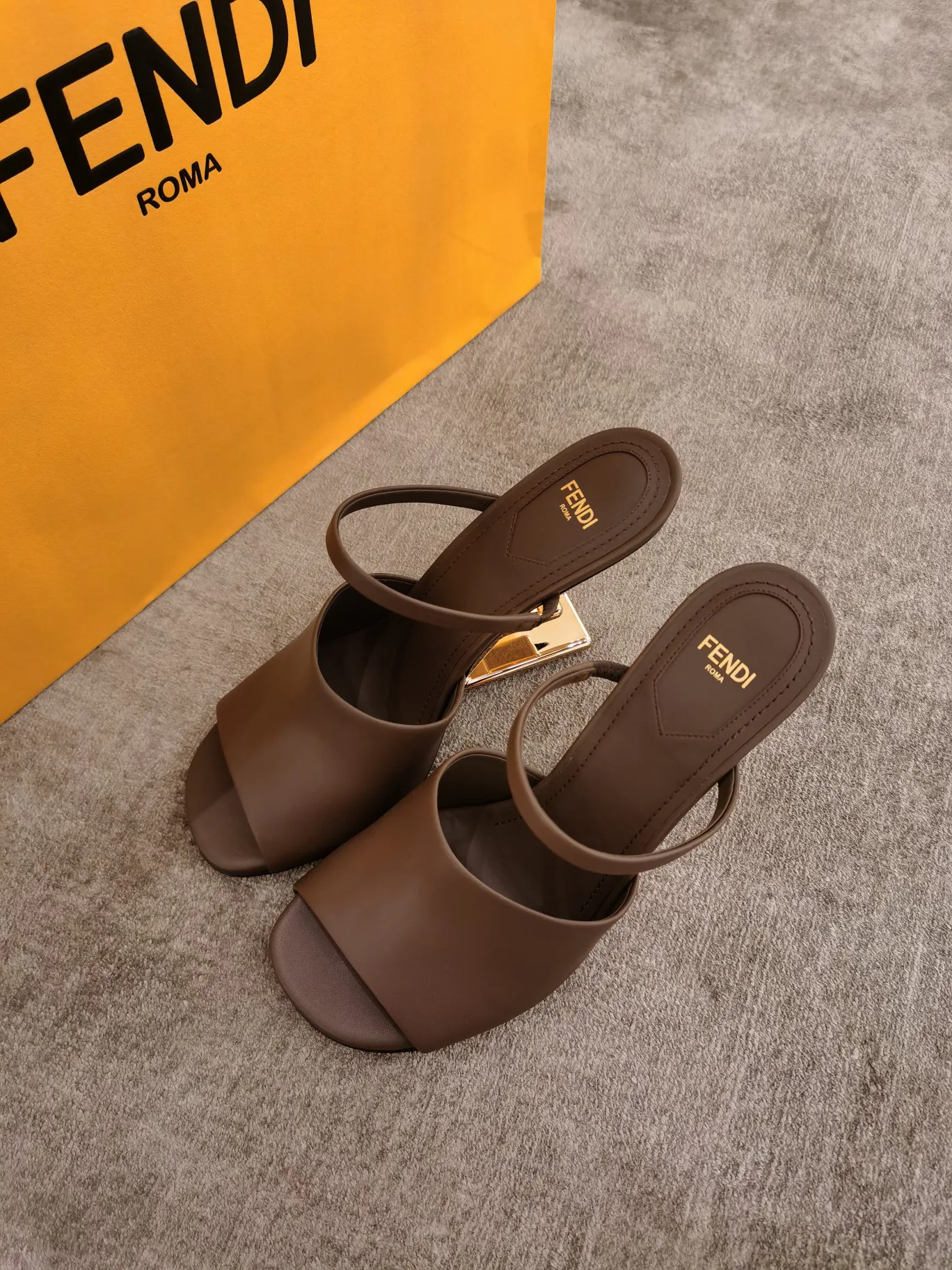 Босоножки Женские Fendi