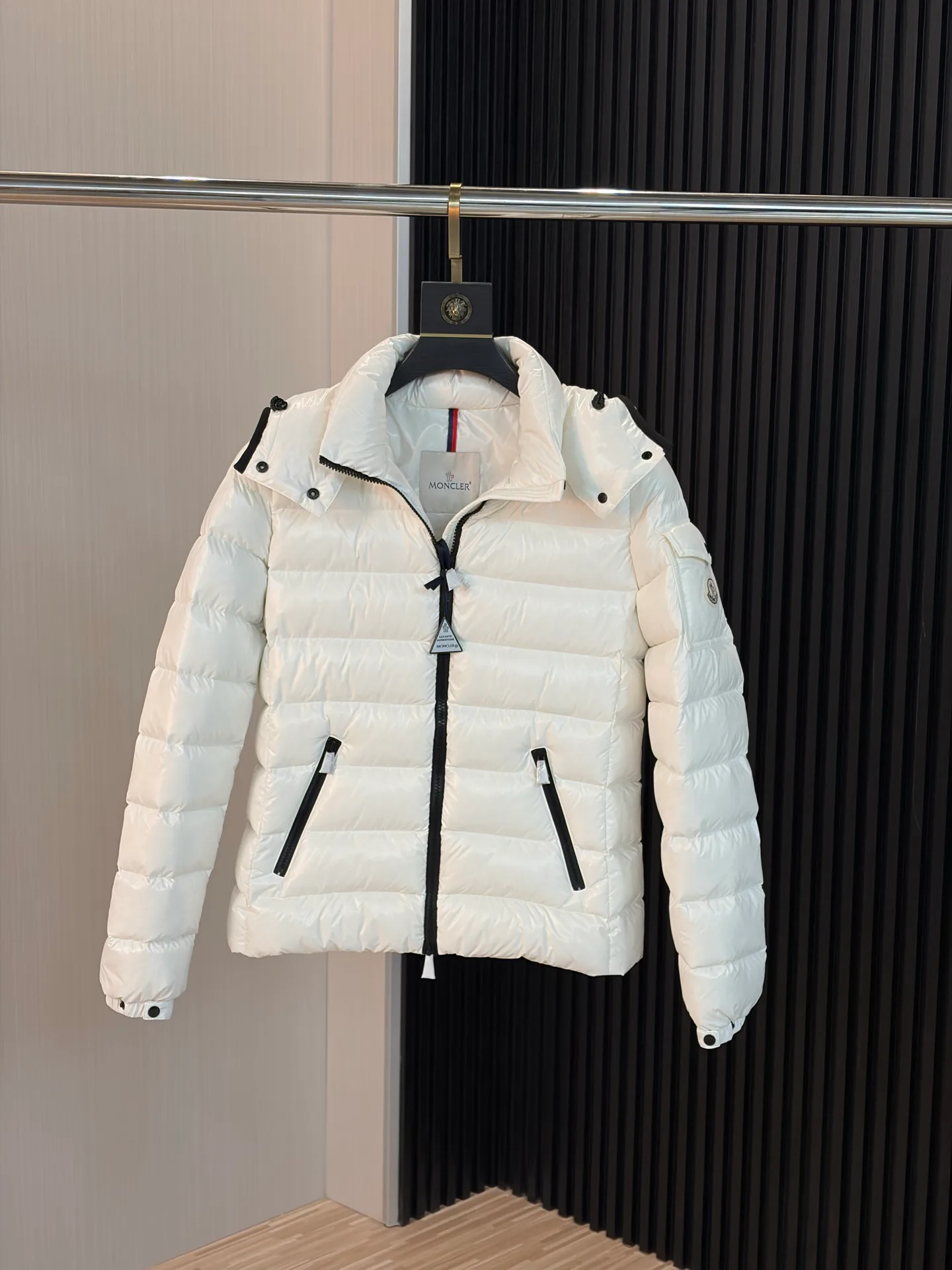 Куртки И Пуховики Женские Moncler 17927268