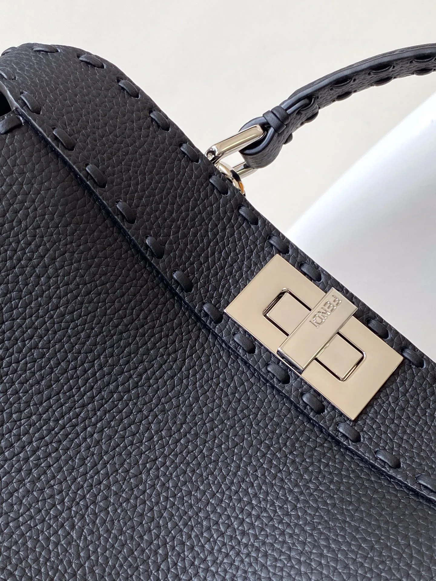 Классические Сумки Женские Fendi 11671438
