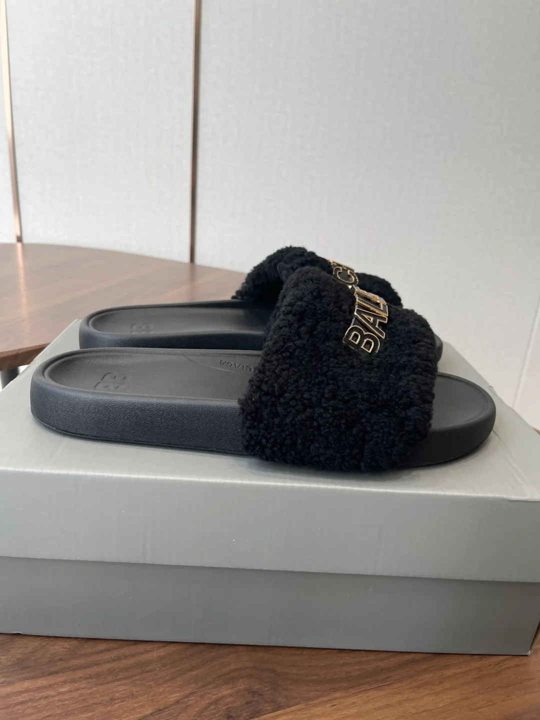 Шлепанцы Женские Balenciaga 11304157