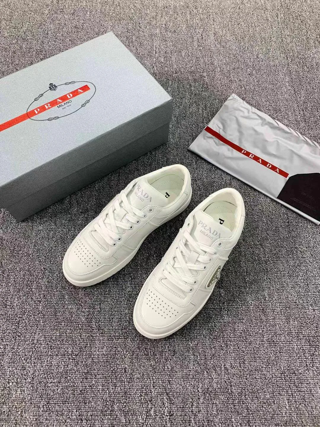 Кроссовки Мужские Prada 2492377