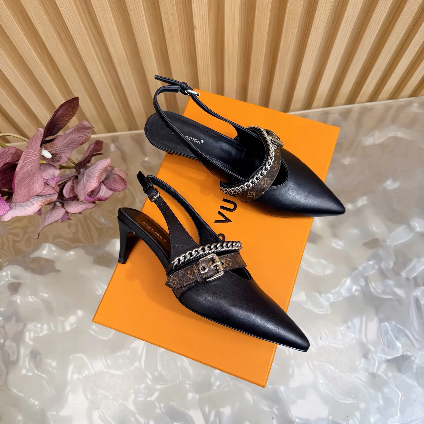 Туфли Женские Louis Vuitton 1018172