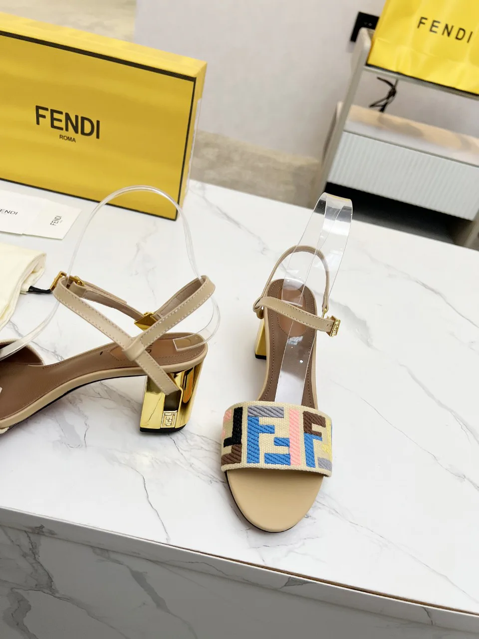 Босоножки Женские Fendi