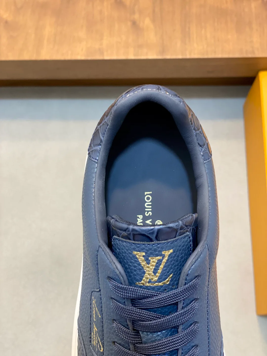 Кроссовки Мужские Louis Vuitton 840377