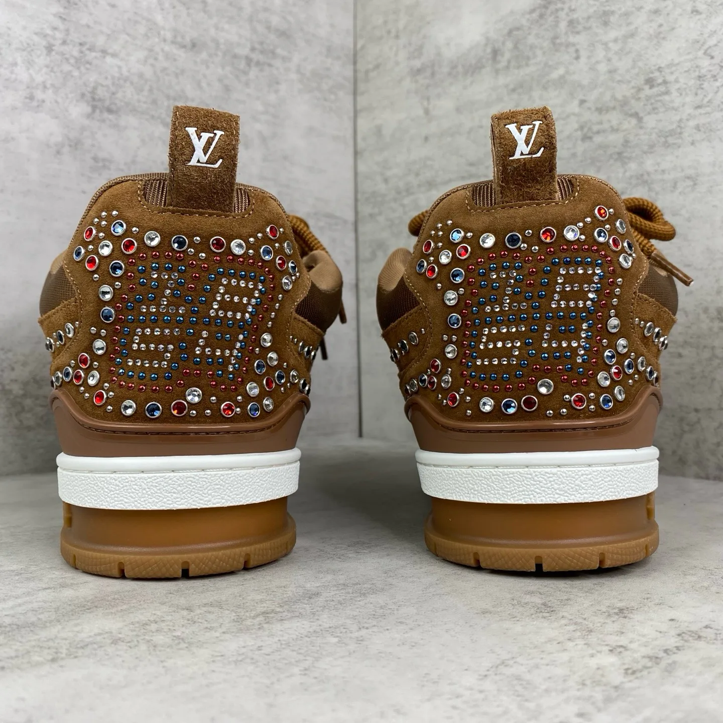 Кроссовки Женские Louis Vuitton 18747235