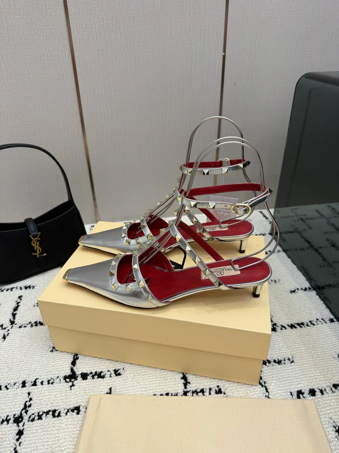 Босоножки Женские Valentino 17594499