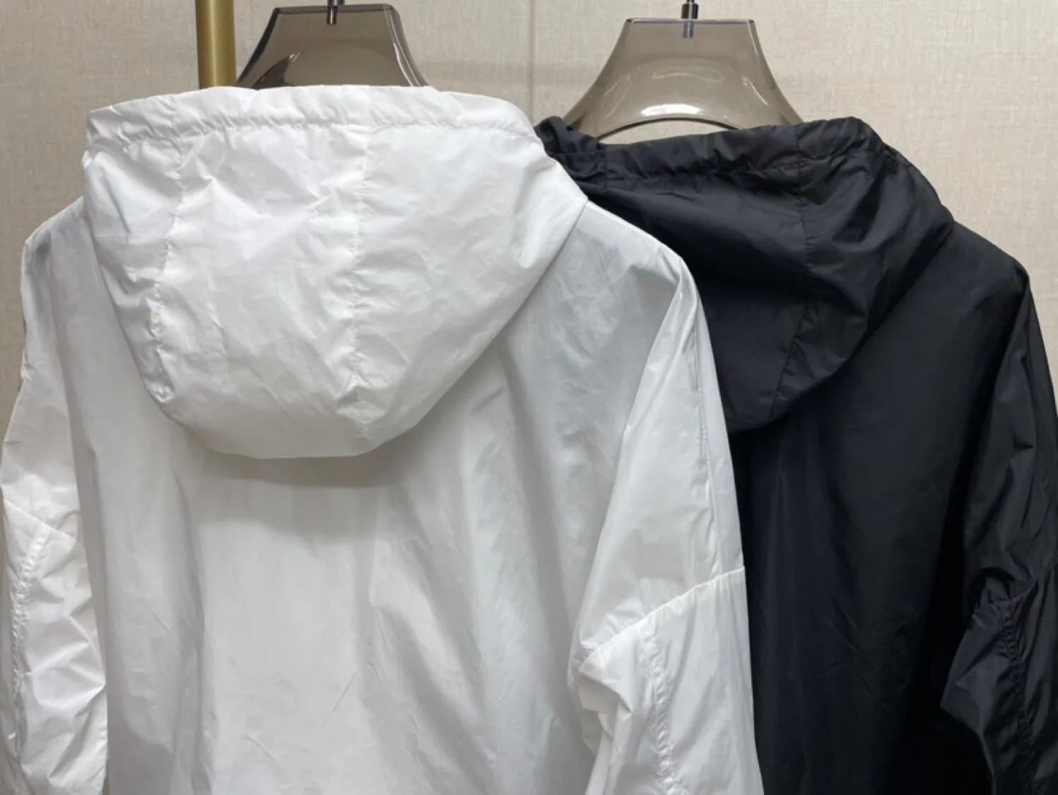 Куртки И Пуховики Женские Moncler 11244739