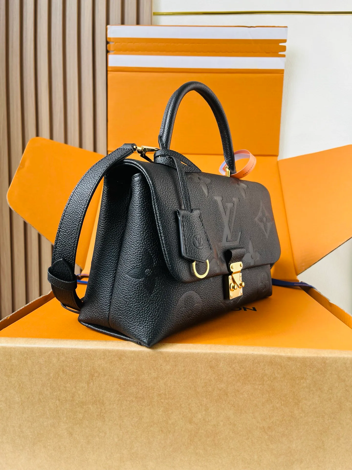 Классические Сумки Женские Louis Vuitton 12860027