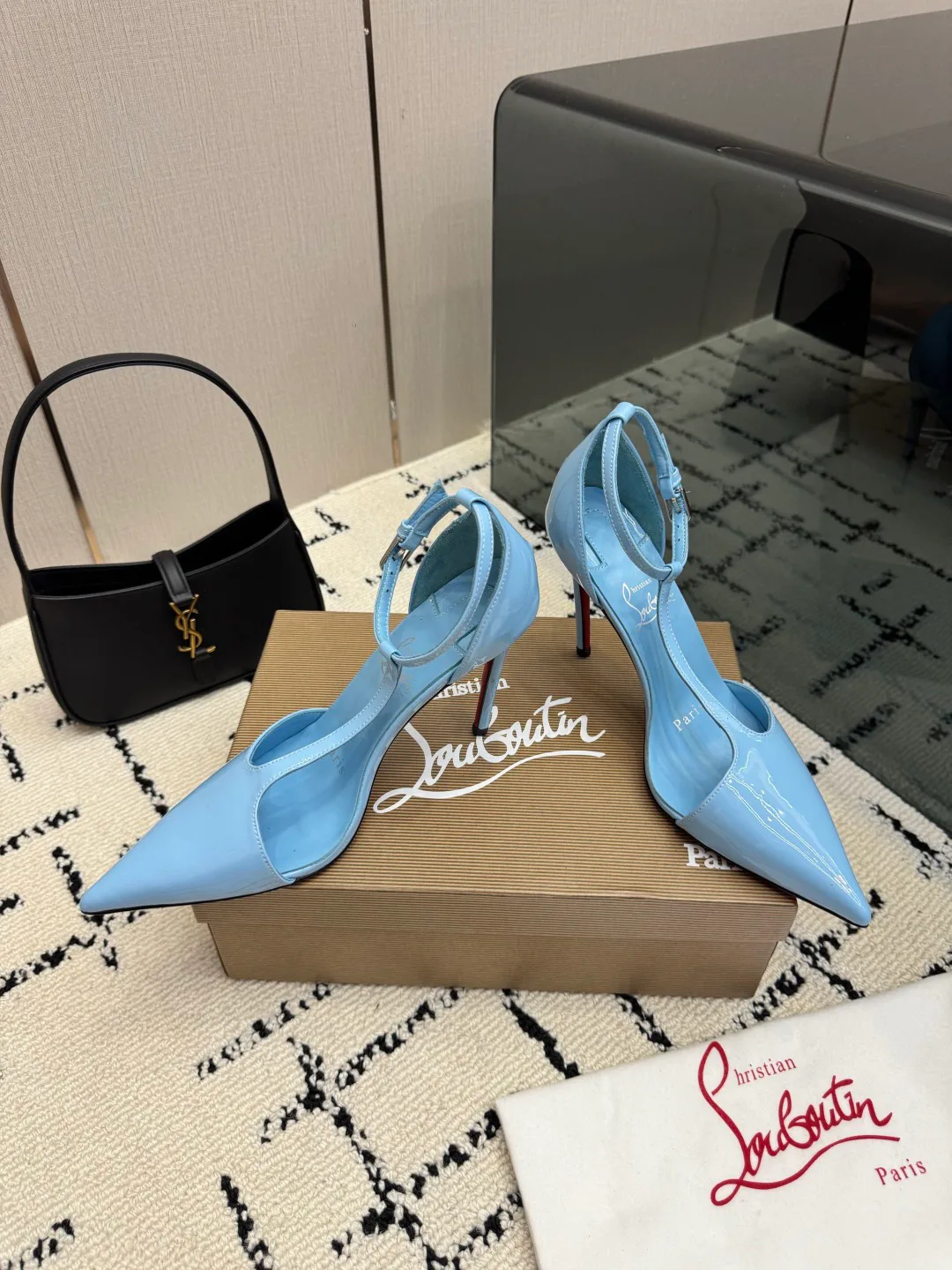 Туфли Женские Christian Louboutin 19427016