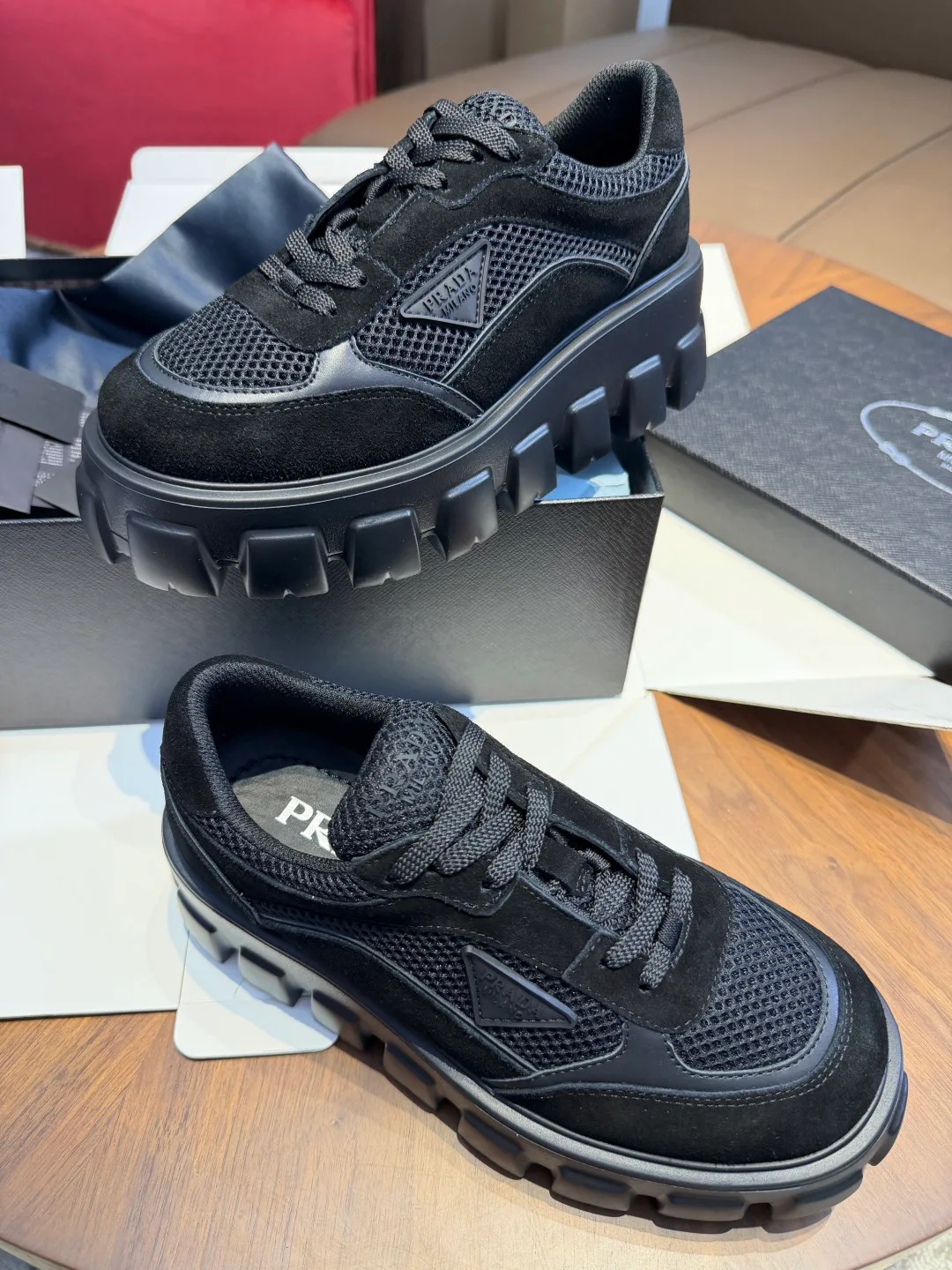 Кроссовки Женские Prada 18750284
